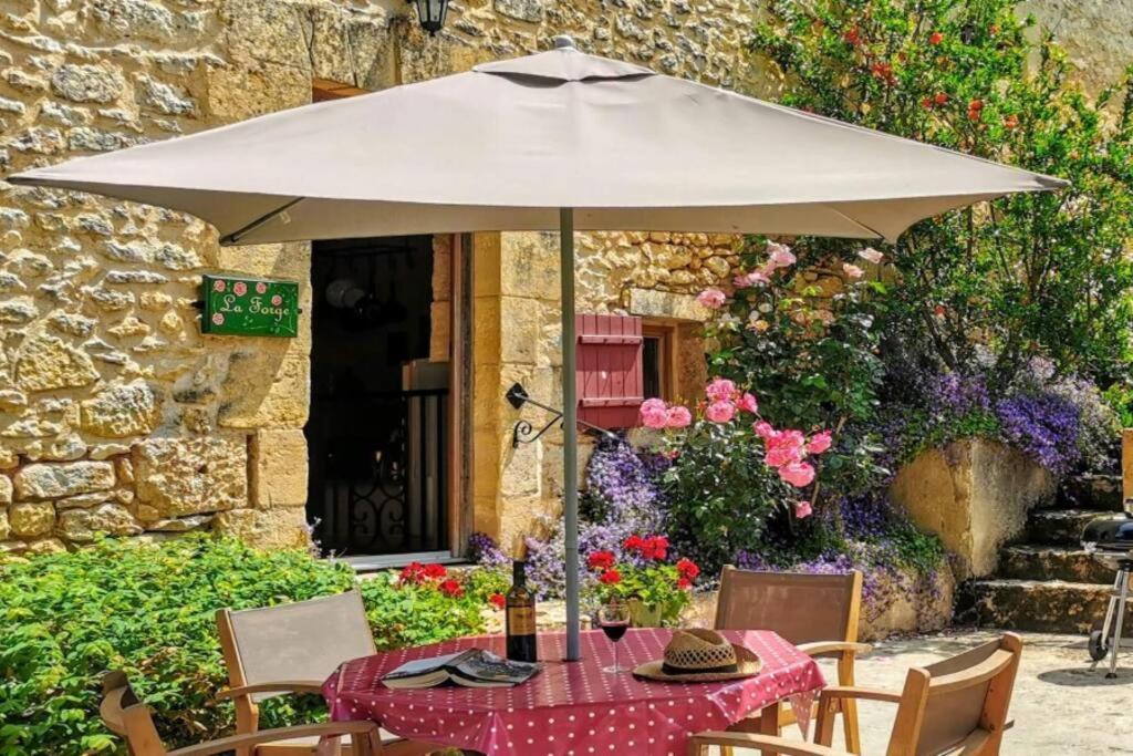 La Forge, Le Banquet Aux Eyzies Villa Les Eyzies Exterior foto